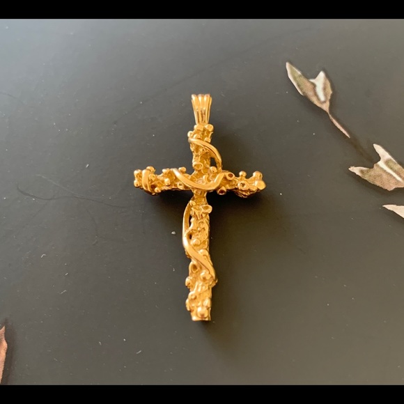 One of a kind🙏🏽Gold cross ✝️SC marking on back✝️ - Picture 5 of 6